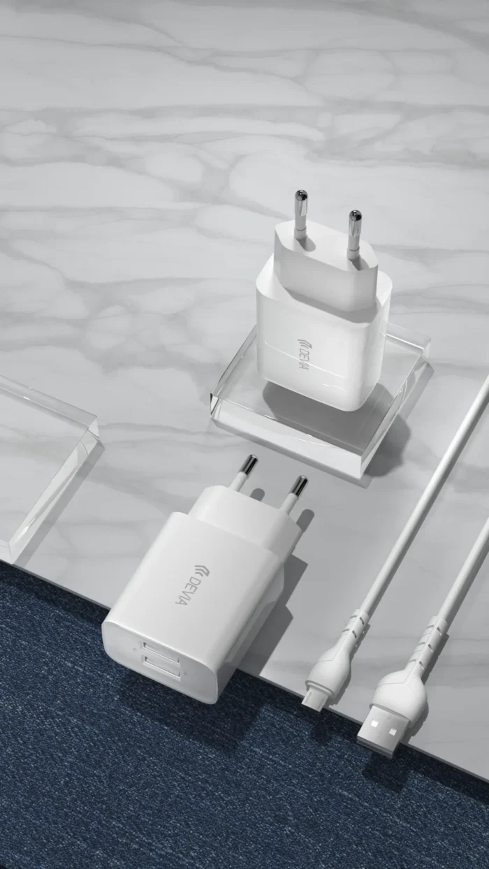 Smart Series Charger Suit 2.4A With Lightning Cable (EU,5V,2USB) - Image 3